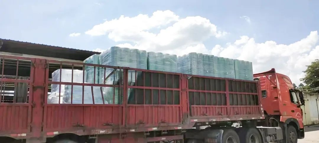 TPU无缝半预制塑胶跑道工厂大量供货中