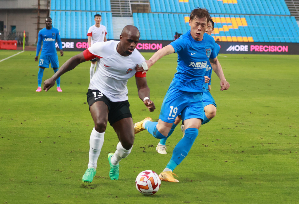 崔康熙和李铁谁是归化之父,中国足协有意崔康熙