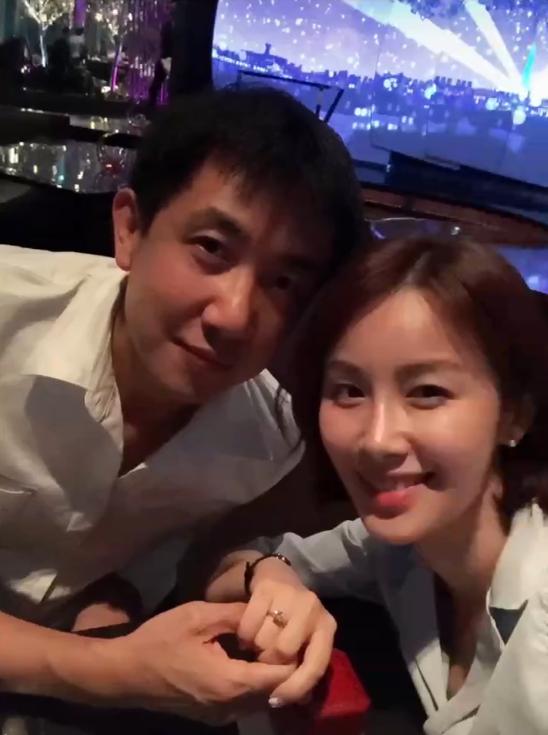 鄢颇梅婷李小冉,李小冉前男友鄢颇和梅婷的关系