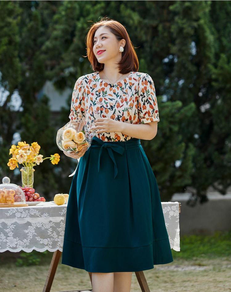 四十多岁人比较微胖穿流行女装,今年最流行的衣服女装30-40岁微胖