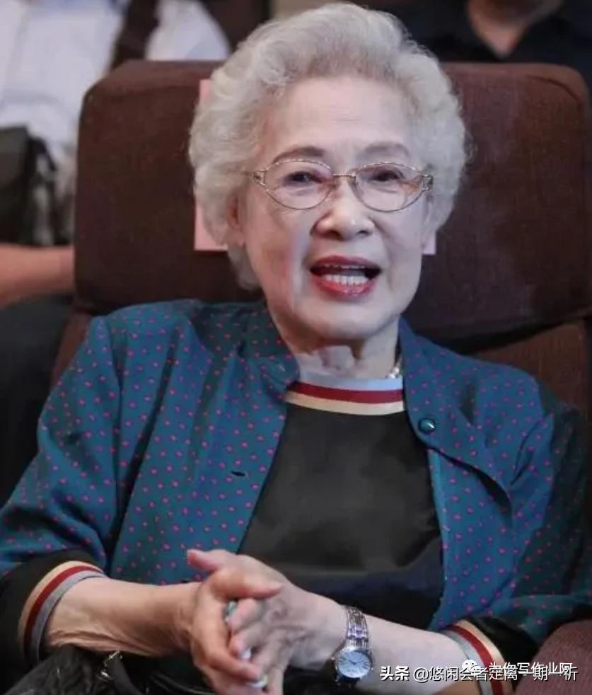 25岁女人衰老最快的方法,25岁敏感肌适合用什么延缓衰老