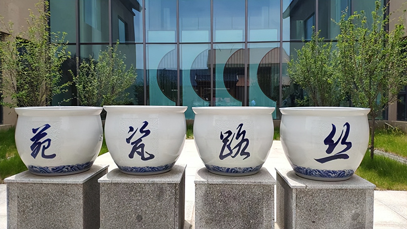 常觅春归不知处花田此地得逢君：栖云田园小镇·花间集