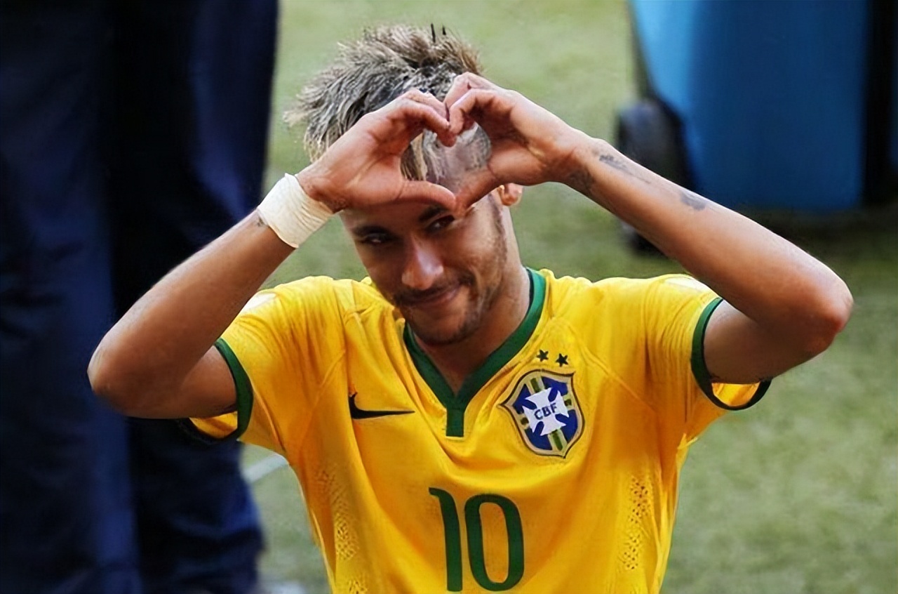 比赛如何防止脚踝受伤,脚踝扭伤怎么处理足球