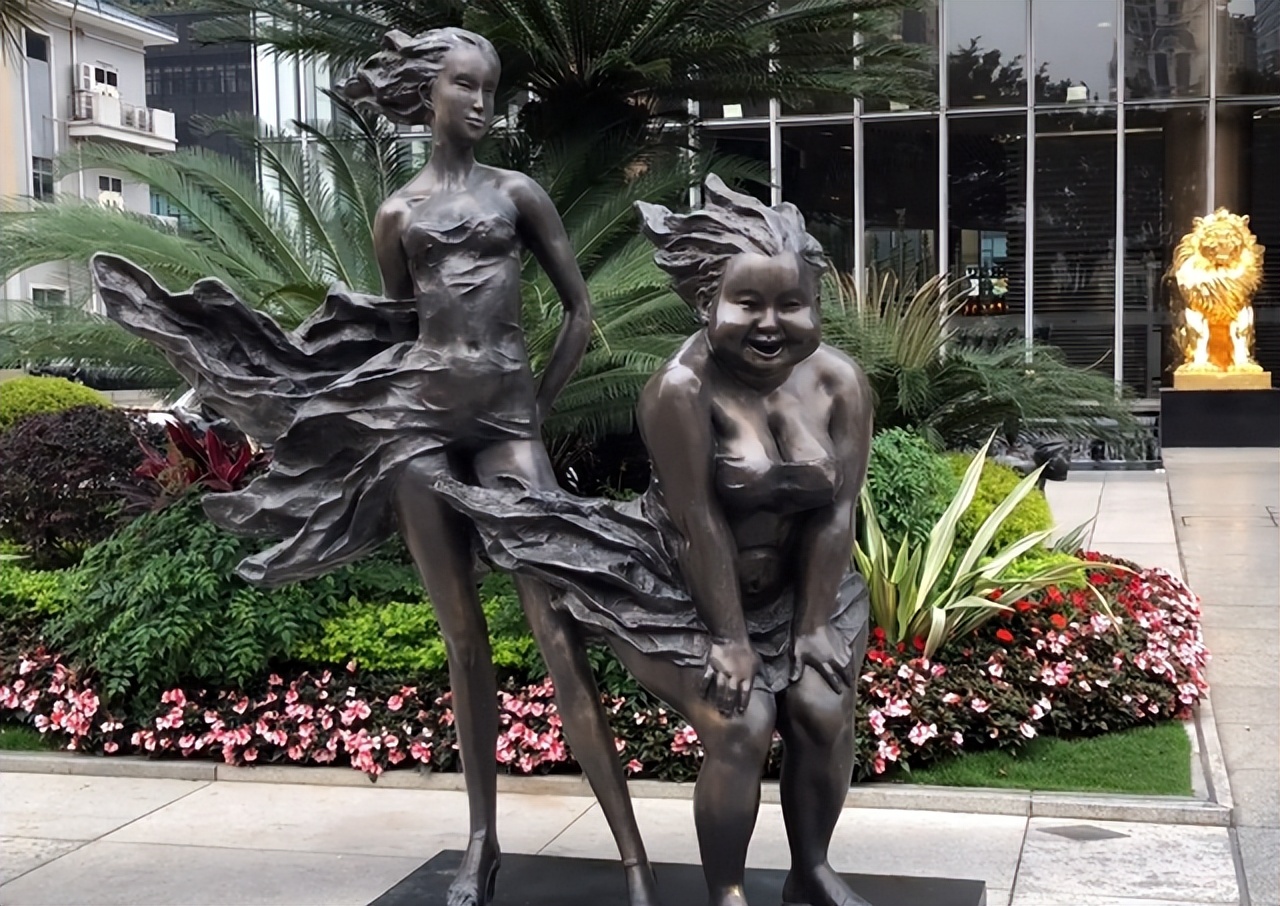广州闹市这组丰乳肥臀的雕塑多次被投诉，艺术还是糟粕，争议不断
