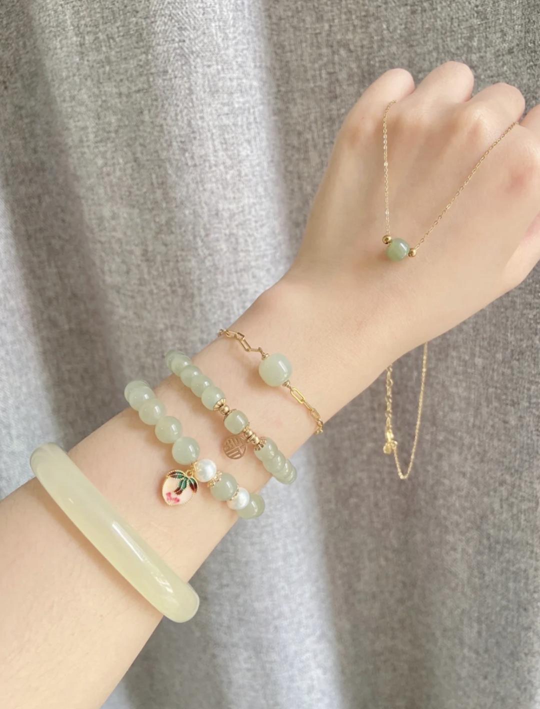 欧阳娜娜、杨超越争着蹭热度的新顶流，原来长这样