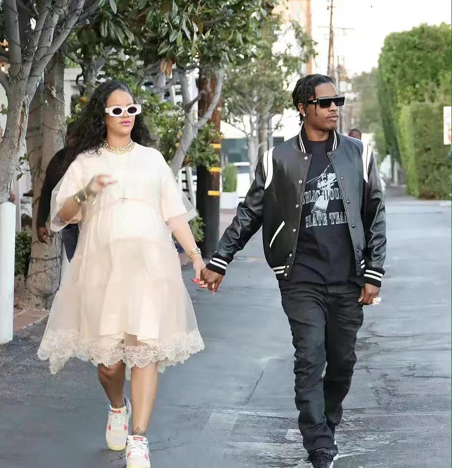 蕾哈娜回应怀孕真相,蕾哈娜买婴儿产品