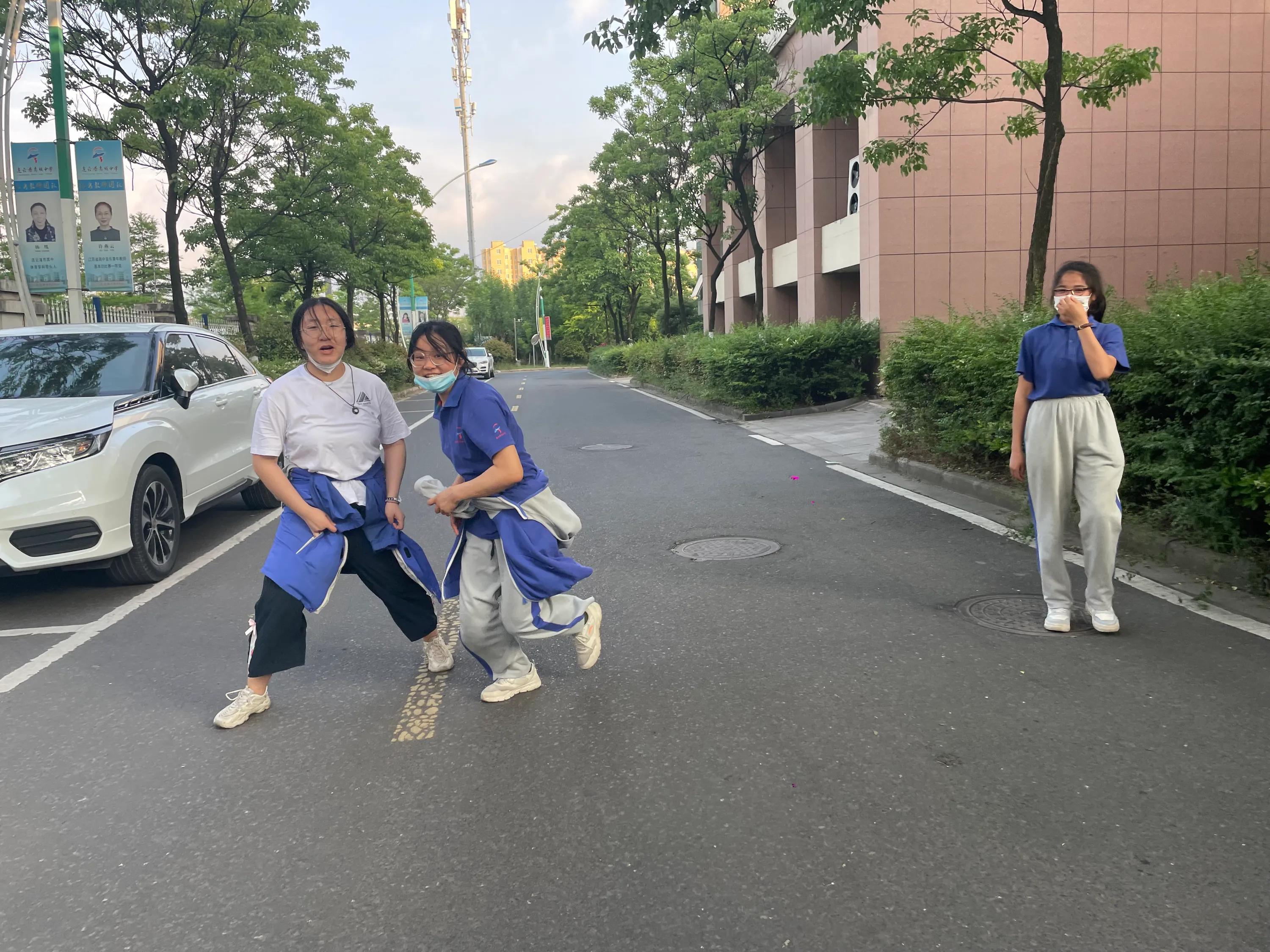 新学年第二学期No.258舒经活血勤锻炼感谢派驻病号看