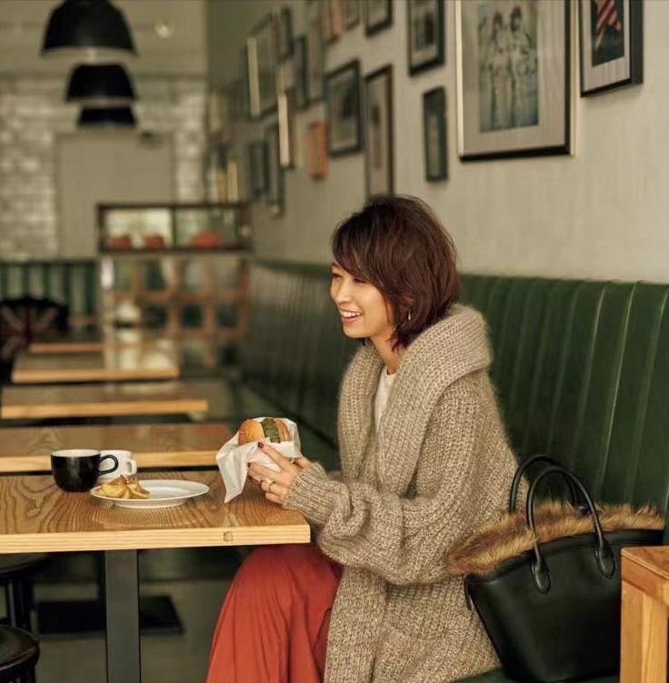 讲究女人最爱的“基本款”，为什么越穿越美？20套穿搭，全是大招