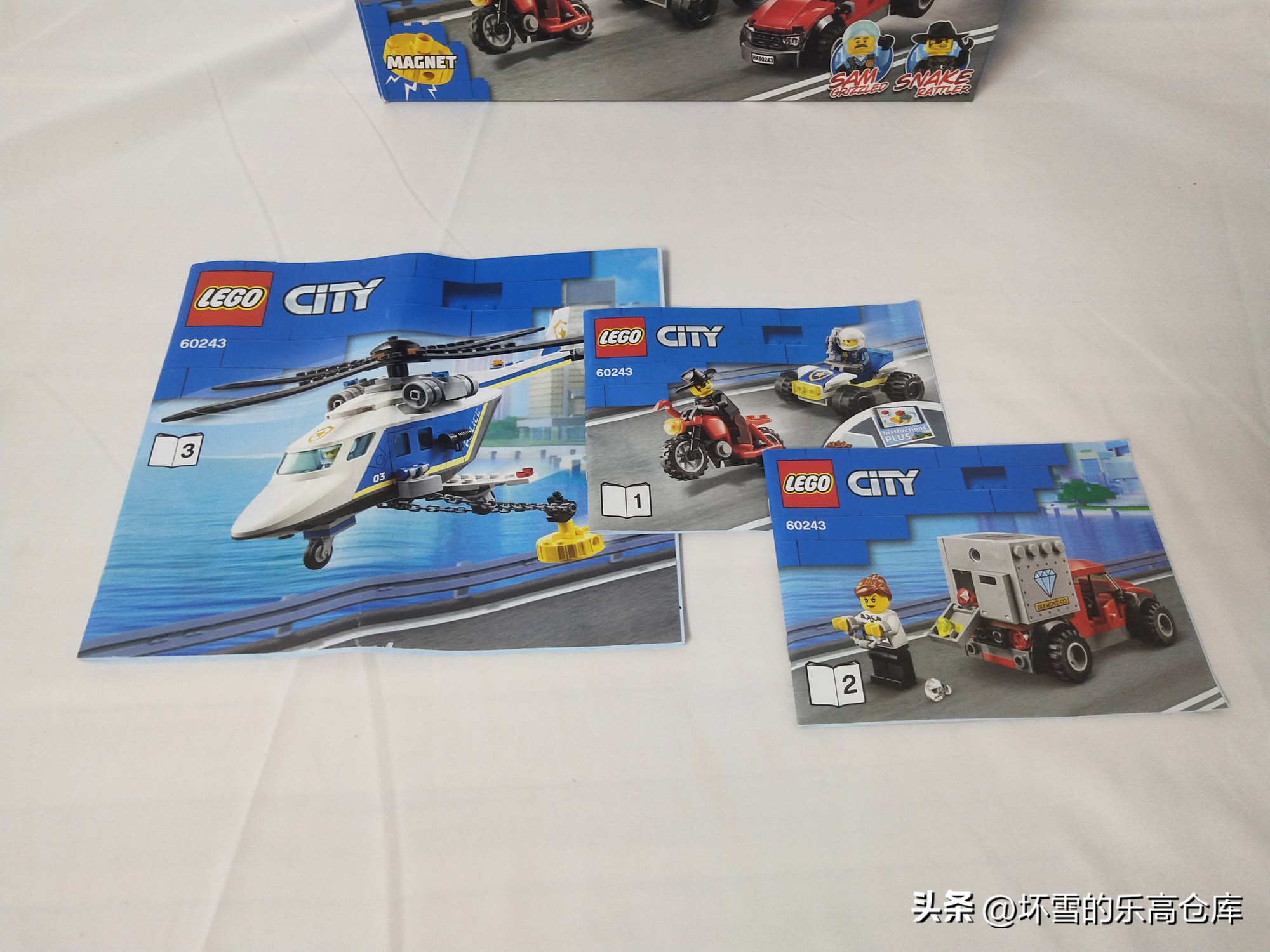 带磁铁的乐高,乐高60243警用直升机拼装视频