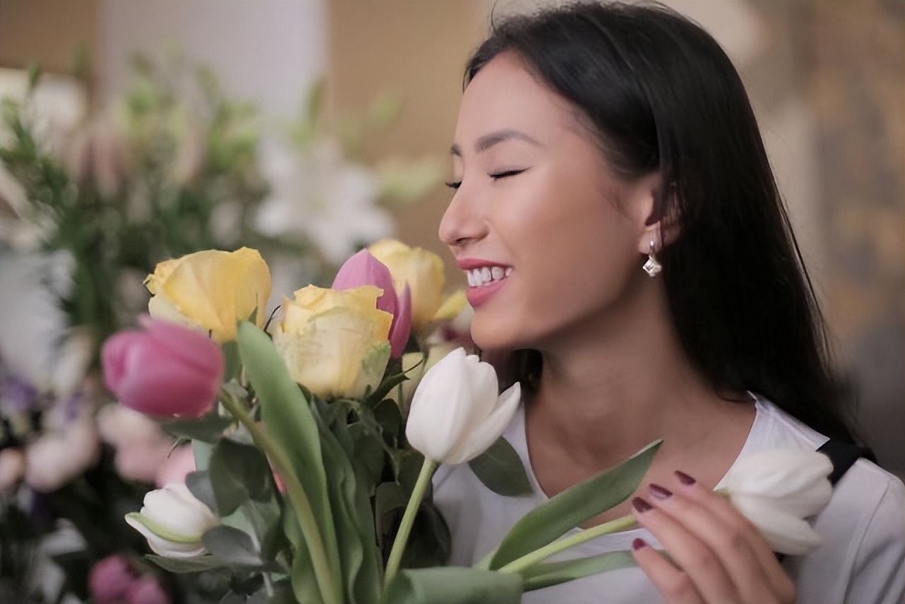 让女人主动倒追你的十大技巧,让女人倒追的技巧