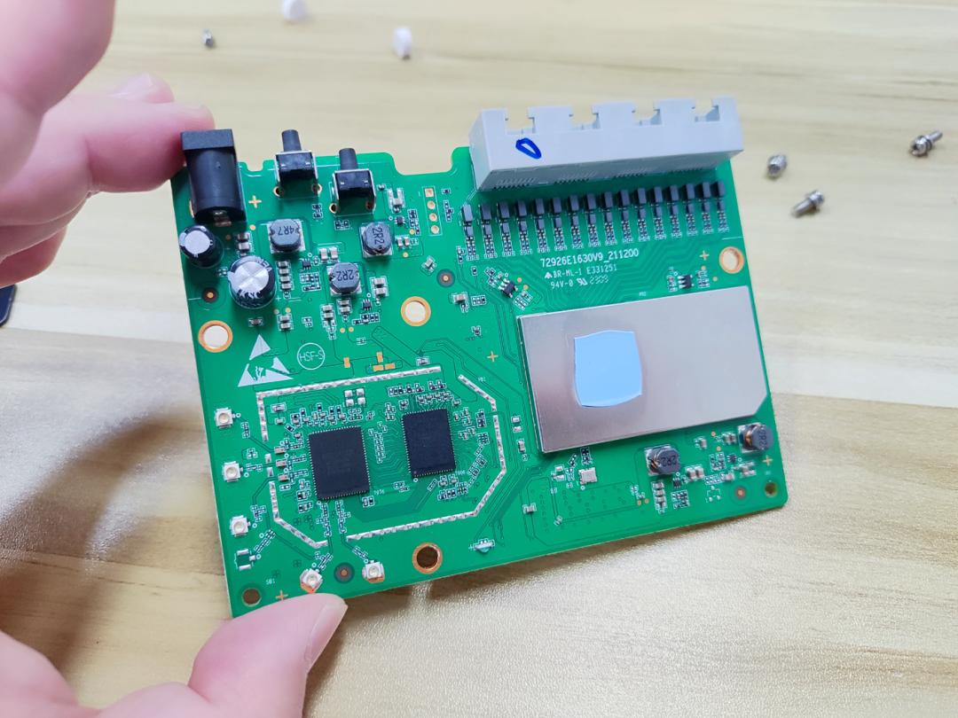 墙壁路由器好不好,晴天路由器穿墙效果