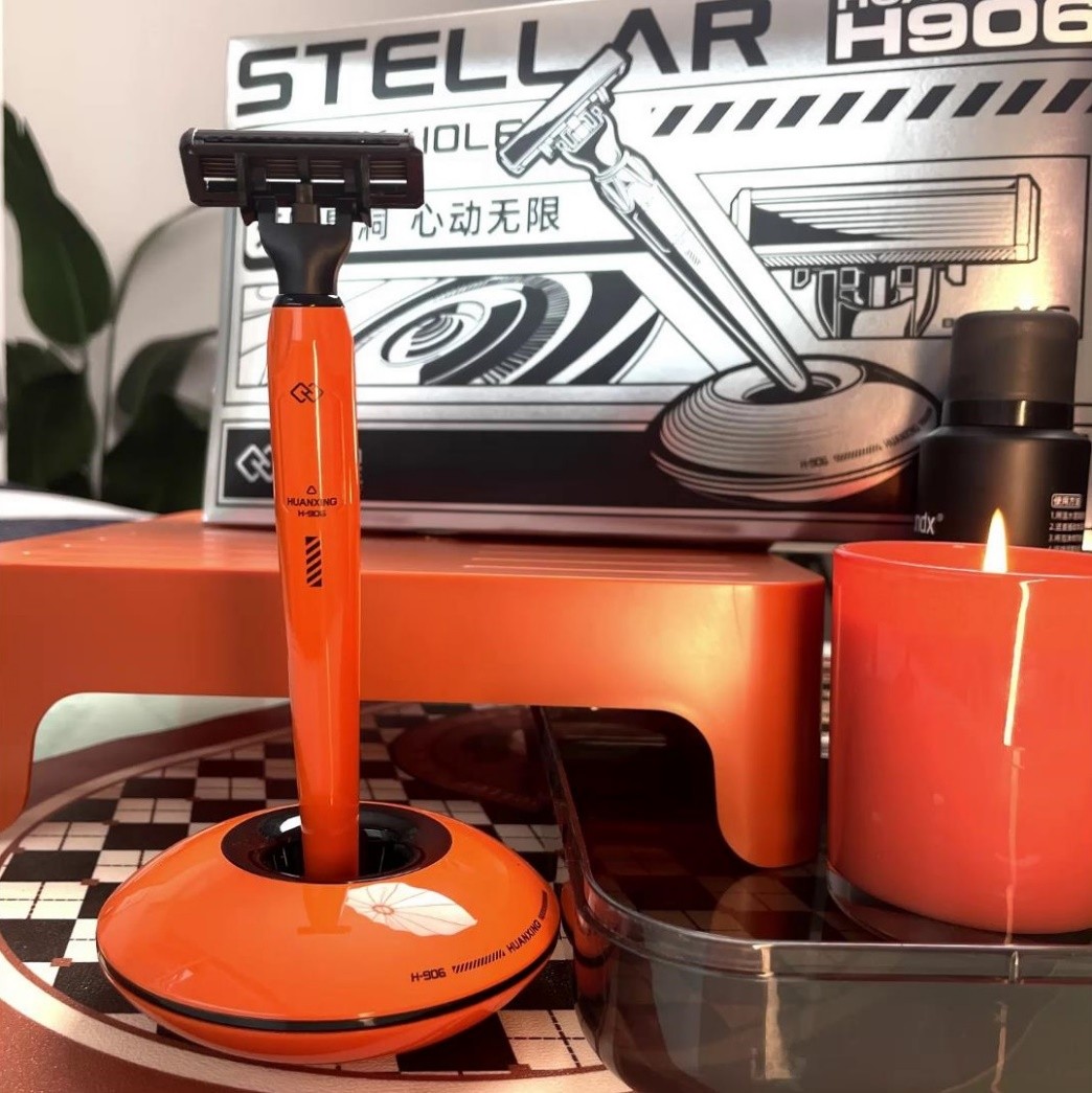 满分女友的礼物，焕醒星洞小飞碟剃须刀竟然是解压神器