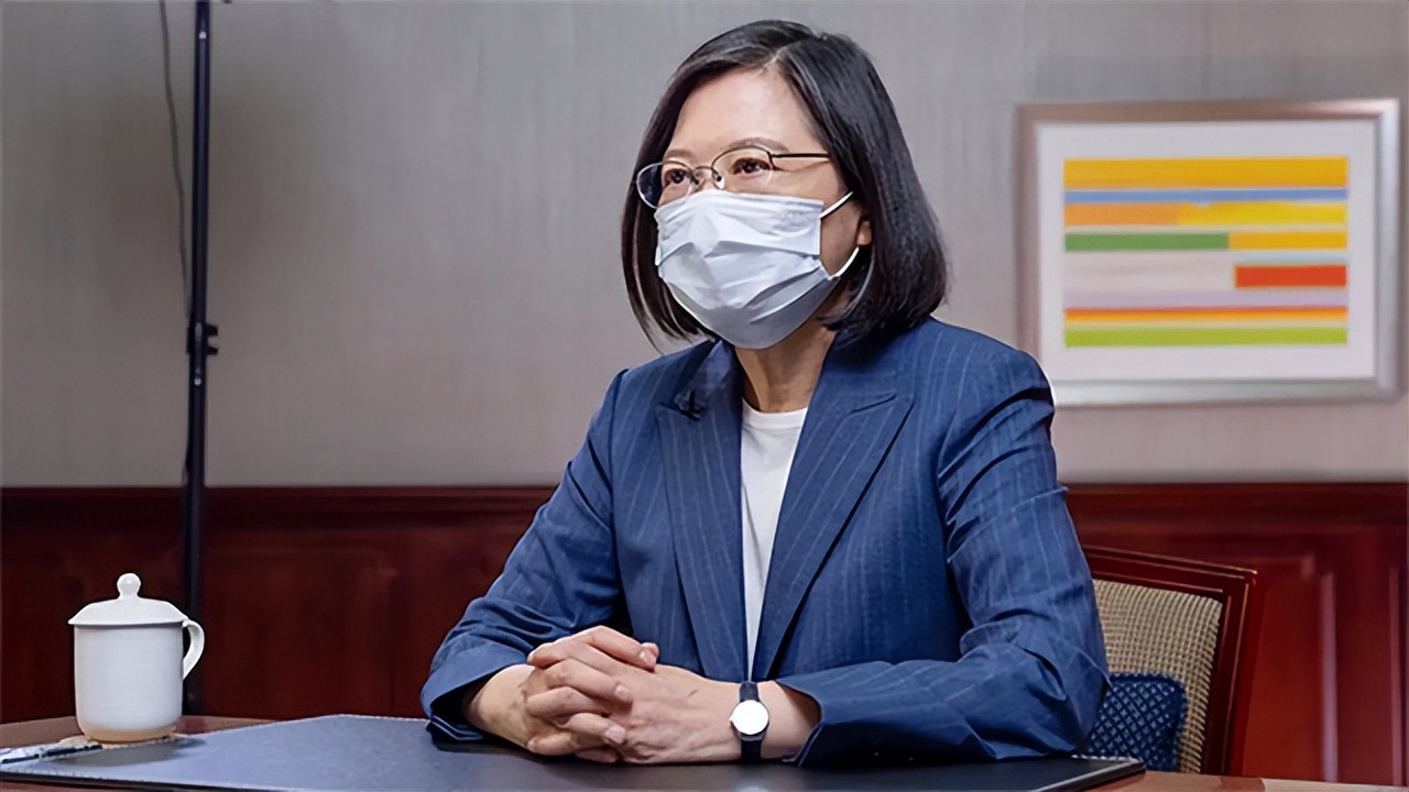 蔡英文现状:被*党**内批判