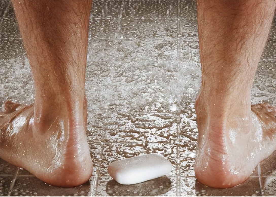 夫妻生活结束后，男人用纸擦一下就OK了？男人“事后”须注意什么