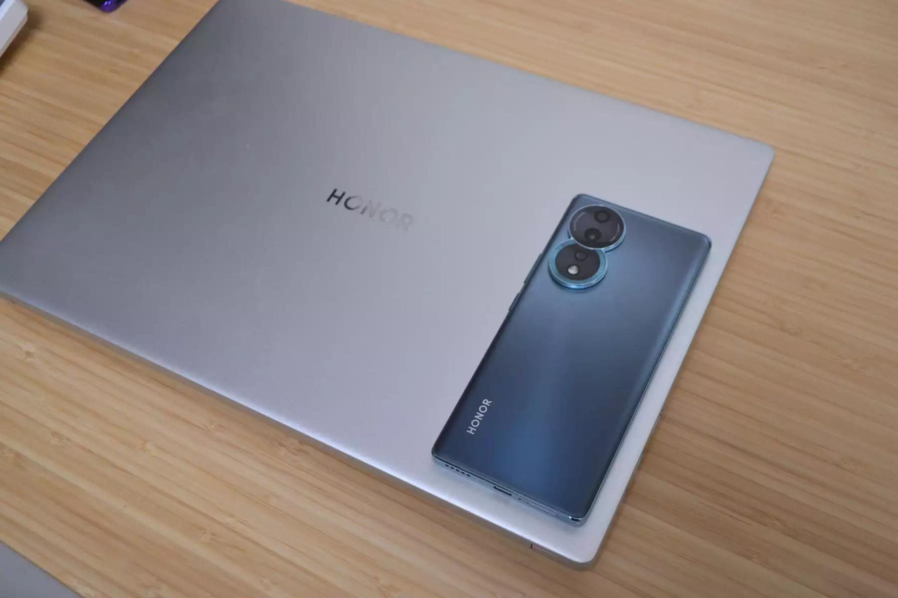 仅搭载了骁龙782，聊聊凭啥荣耀80能在一众旗舰机里杀出圈