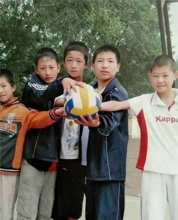 17岁小伙游泳失踪,18岁男孩进足浴店身亡