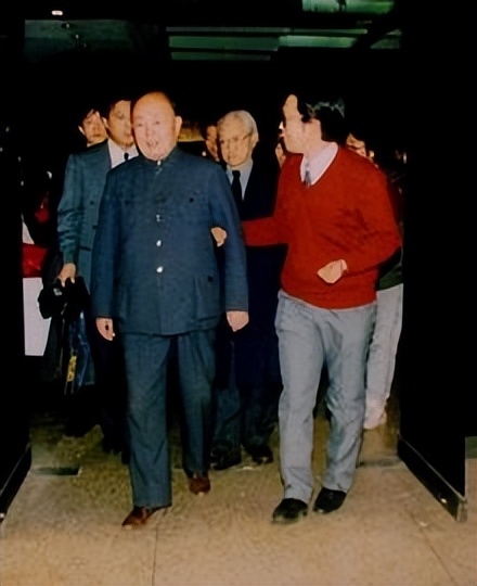 1927年在刑场上英勇就义的革命家,革命者赴刑场就义