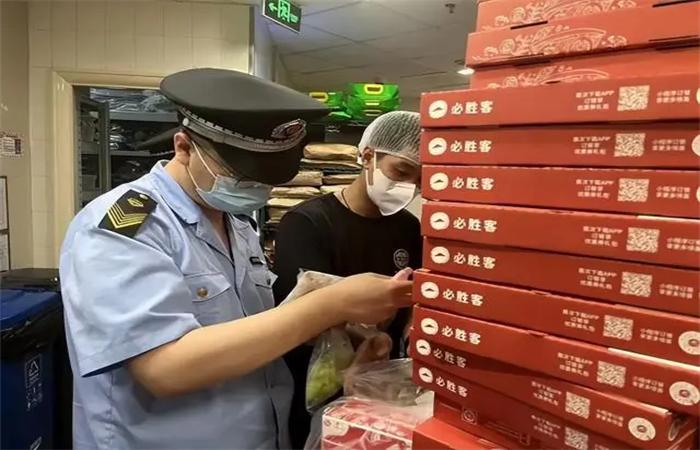 世界第一家必胜客现在怎么样了,餐饮巨头必胜客