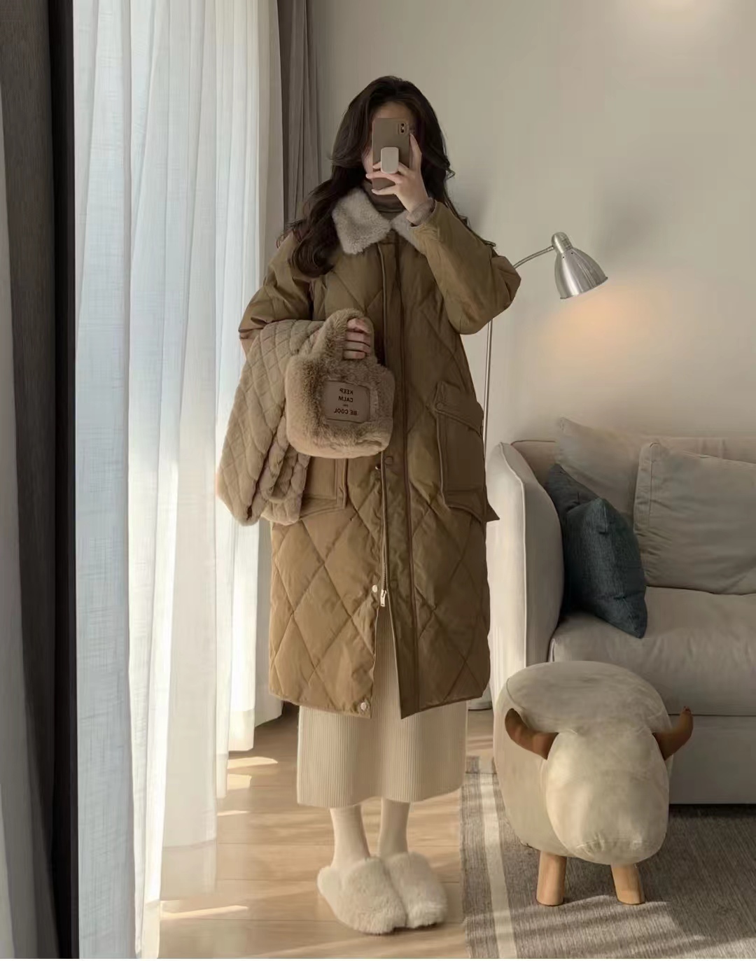 短款白色羽绒服的最佳搭配半身裙,羽绒服搭配哪些裙子才时髦