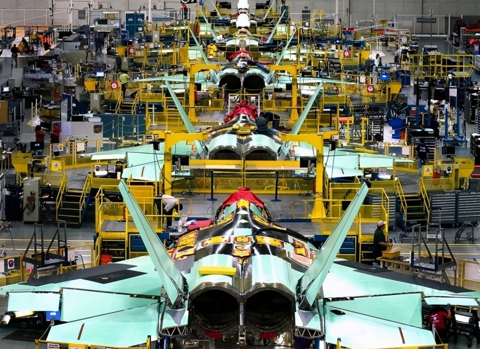 f35发动机推力是歼20的几倍,全球最快的战斗机歼20