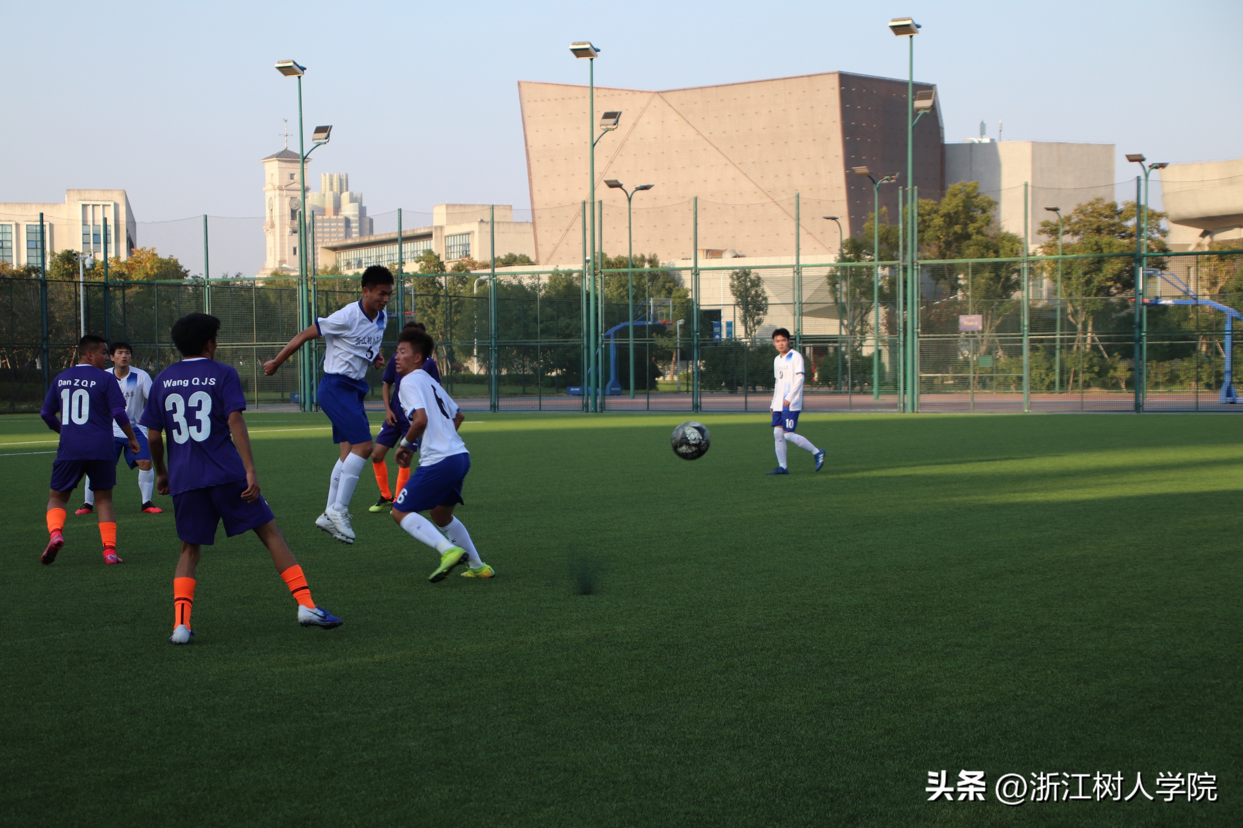 浙江树人大学足球队,永不言弃努力拼搏再创佳绩