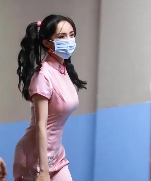 靠肩撒娇、摸脸掐腰、强吻壁咚，没分寸感的女明星算不算耍流氓？