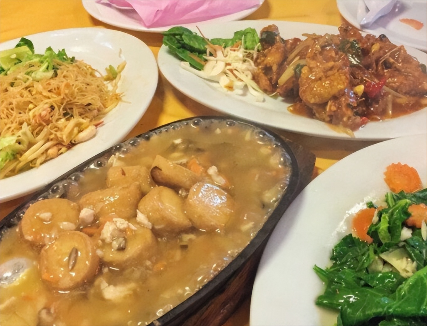 县城小伙月薪4500，晒三餐走红，网友酸了：上海15000不敢这么吃