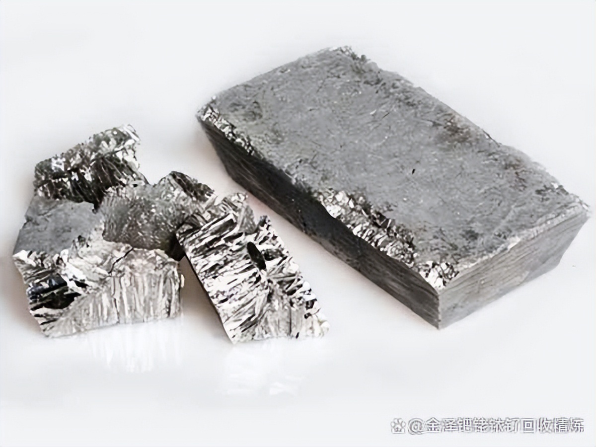 铂金钻石戒指回收多少钱一克,今日回收铂金999多少钱一克