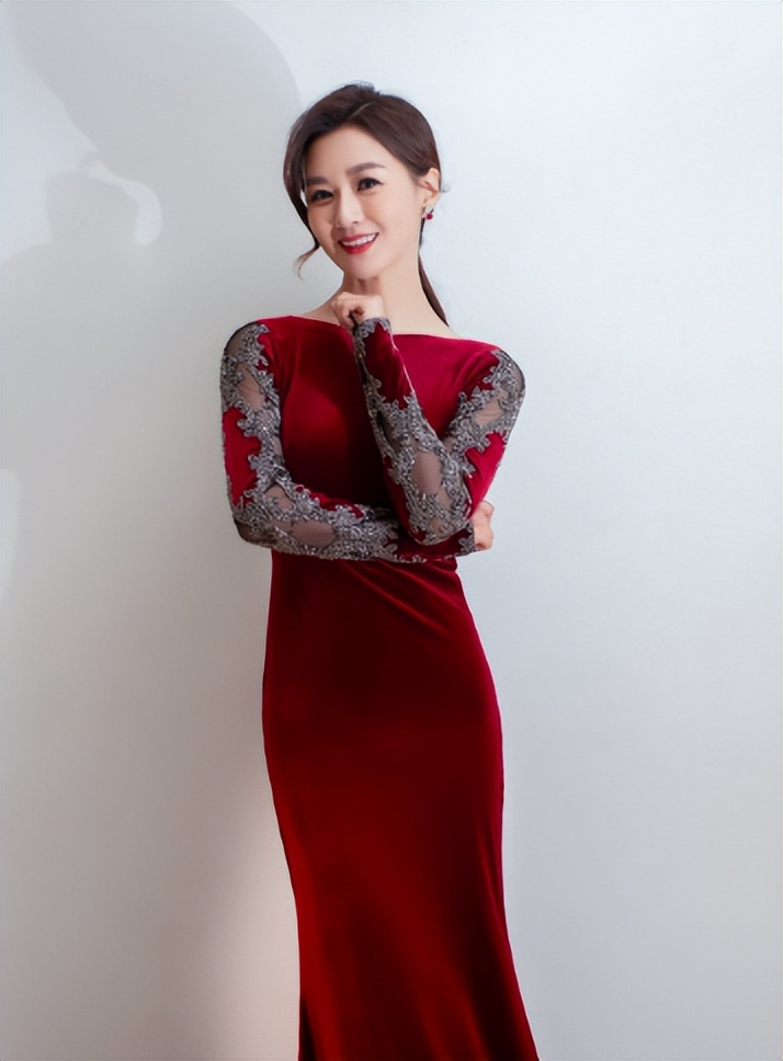 国足太太团颜值大比拼秦升,国足太太们颜值逆天