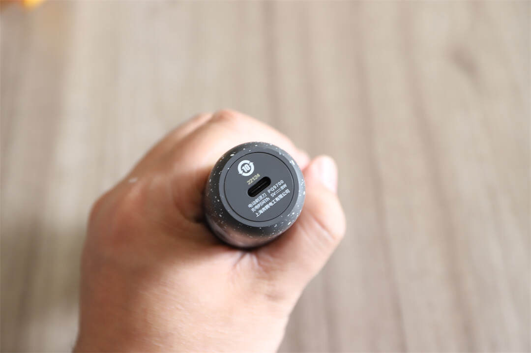 奔腾剃须刀pq3906,奔腾往复式剃须刀评测