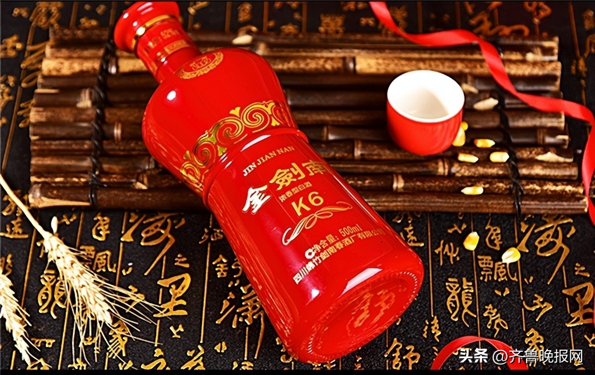 喝完酒总是脑袋疼?是喝多了吗?行家:很可能是白酒有问题