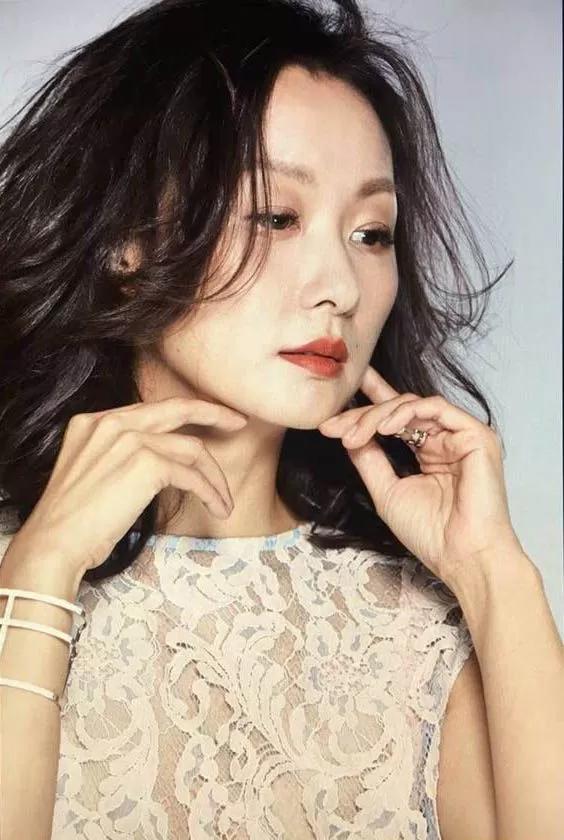 被造黄谣20年,51岁的她“官宣结婚”打脸全网:别来评价姐的人生