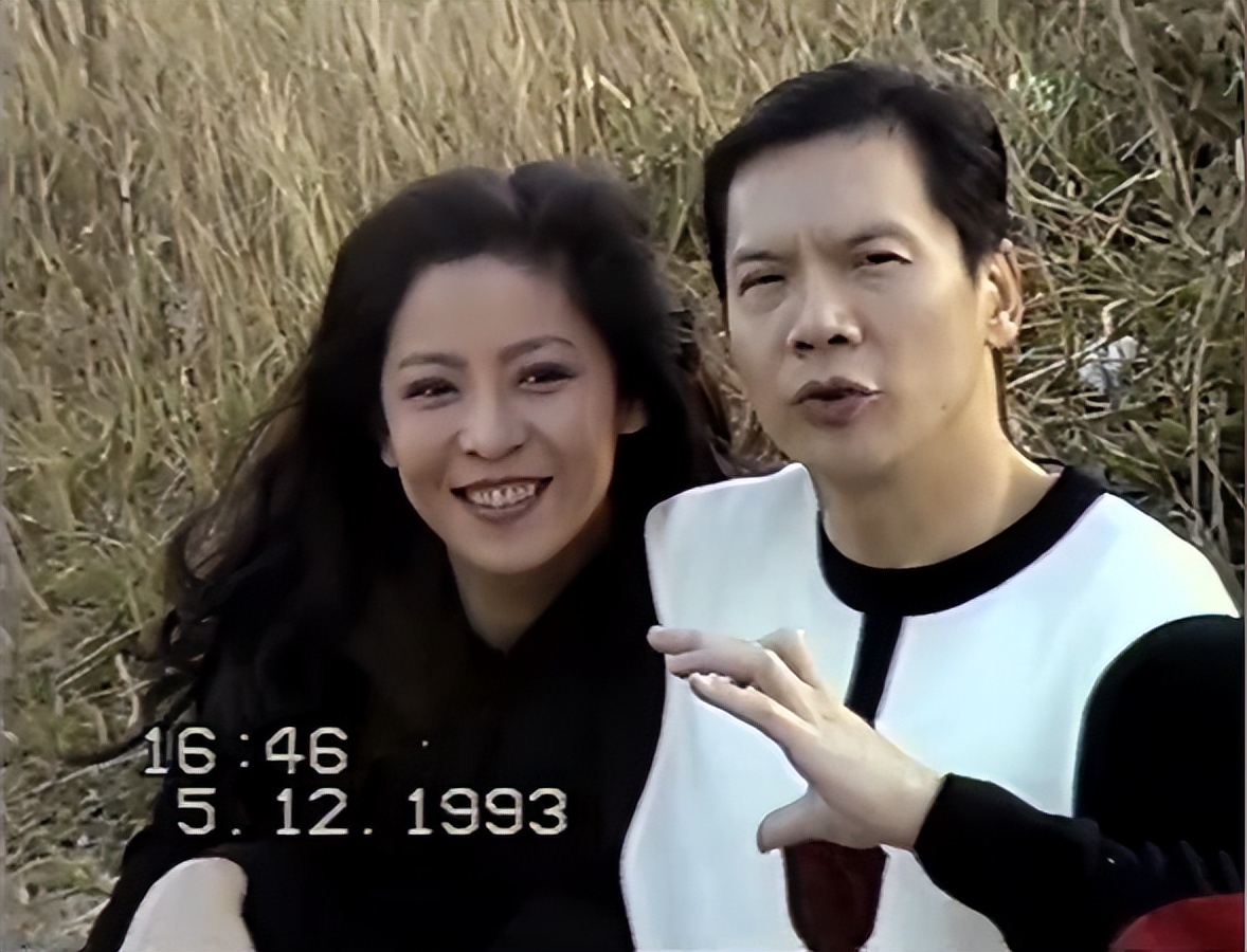 鹰钩鼻，笑露牙龈看看向太陈岚年轻时的样子，为啥宠爱郭碧婷