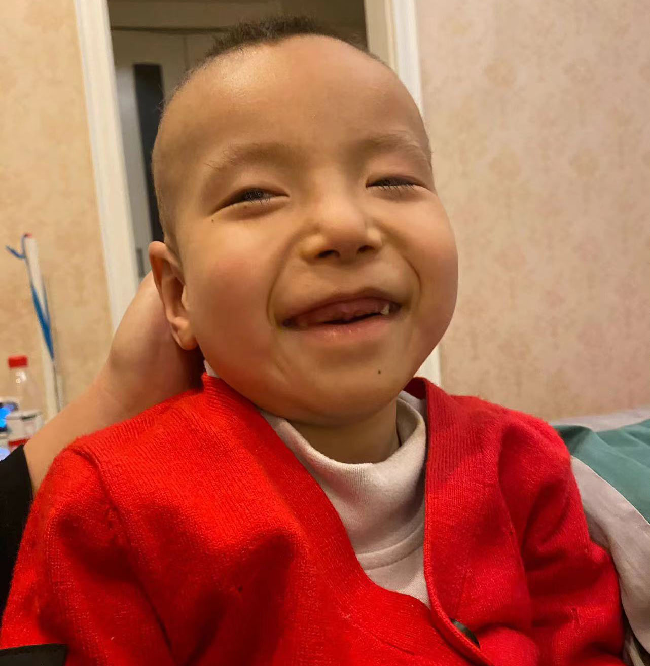 现实版“药神”！只有高中学历的他，为救儿子自行制“药”