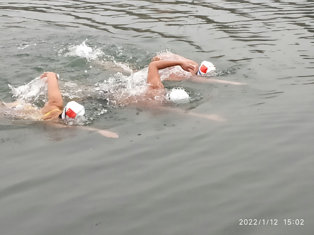 湘西欢乐冬泳人——向怀化水上部落“碉堡村”致敬