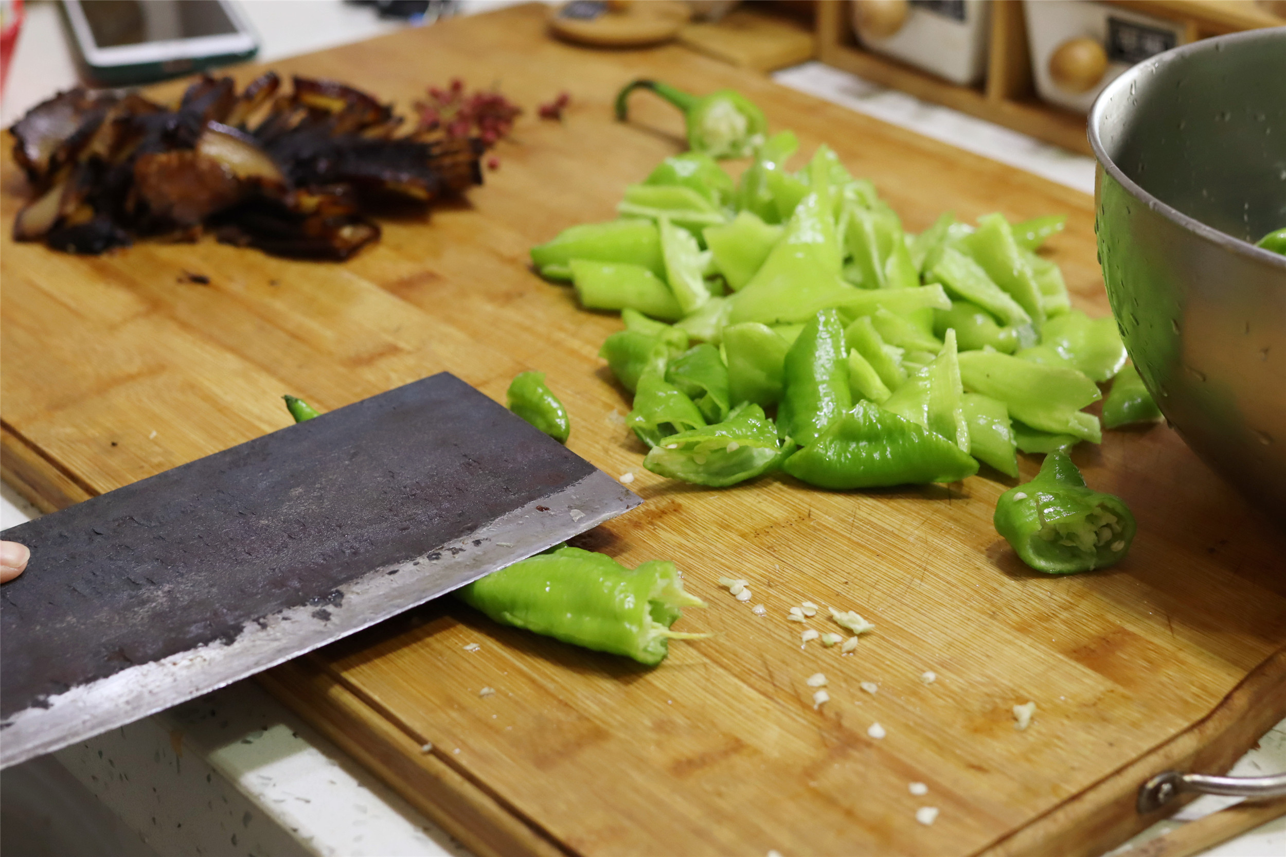 炒辣椒的火候,炒辣椒不糊诀窍