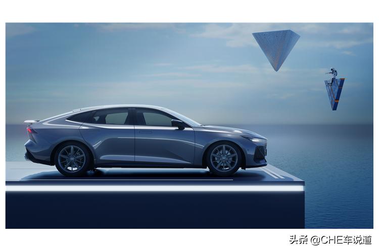 2022年值得期待的4款轿车，各个“狠角色”，现在该存钱了