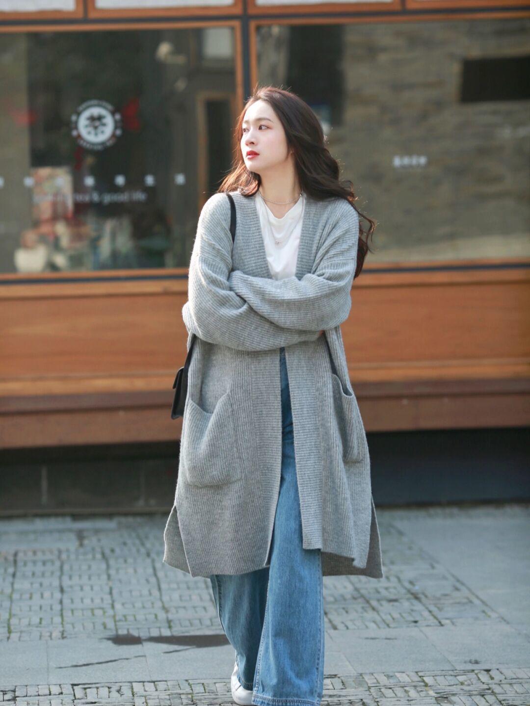 开衫毛衣宽松慵懒风内搭推荐,慵懒大版宽松毛衣开衫怎么搭配