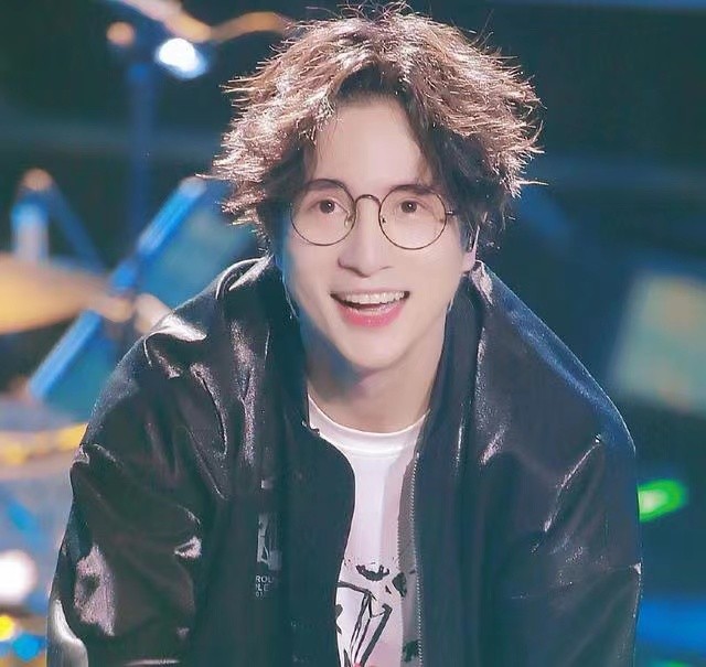 薛之谦歌曲流浪完整版,薛之谦歌曲不要钱