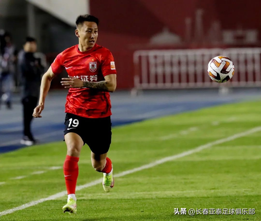 用胜利祝高考学子梦想成真亚泰多点开花主场4比1胜深圳队