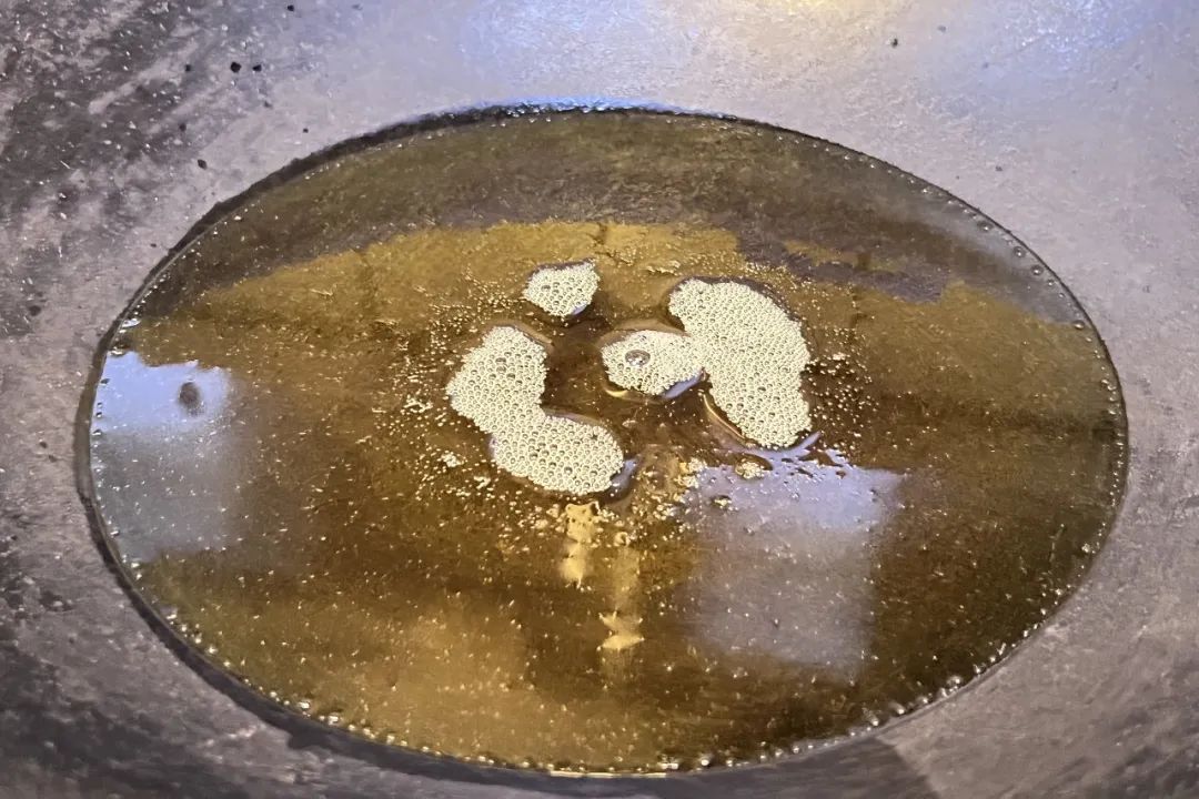 终于炒出了两锅会说自贡话的兔儿