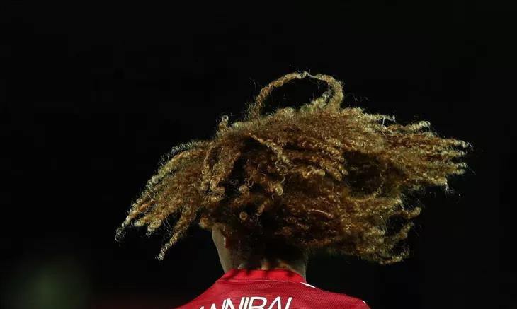 滕哈格训斥球员,滕哈格留队