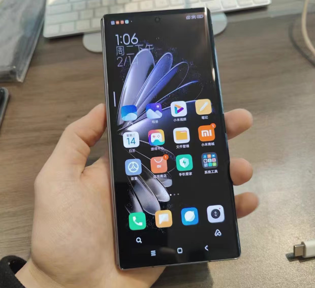 小米折叠屏mixfold2值得入手吗,2000元买小米mixfold