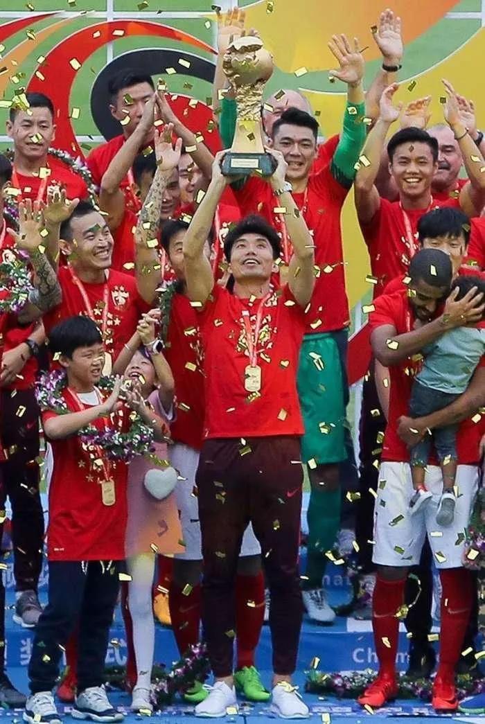 足球不是花里胡哨的过人,足球不是打打杀杀讲的是人情世故