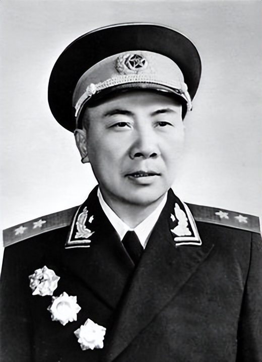 68年毛*东泽**到武汉休息时，接见曾思玉：听说你家里有个“穆桂英”