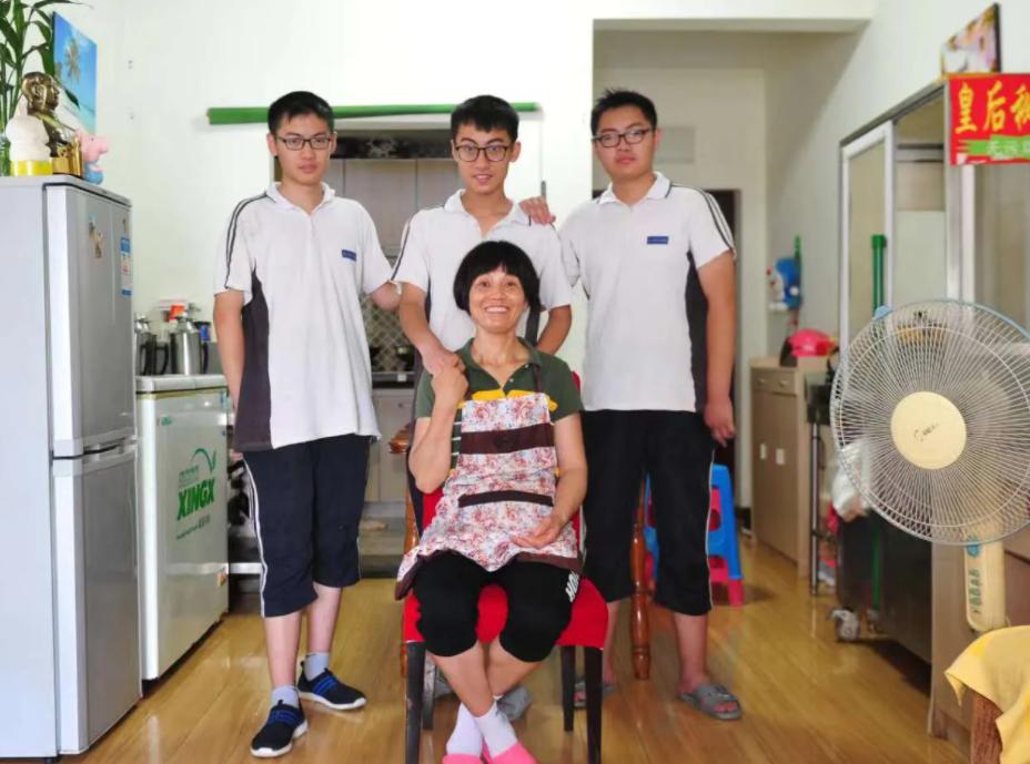 三胞胎兄弟今年高考成绩,三胞胎兄弟高考成绩分别是654分