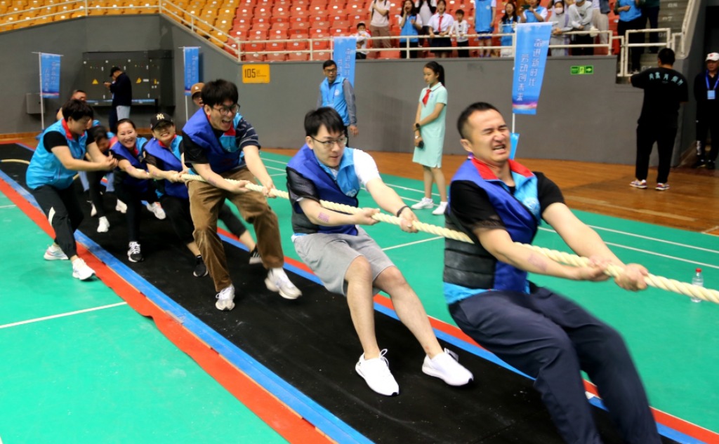 2019年全国职工沙地拔河比赛,拔河比赛凝聚同心齐力