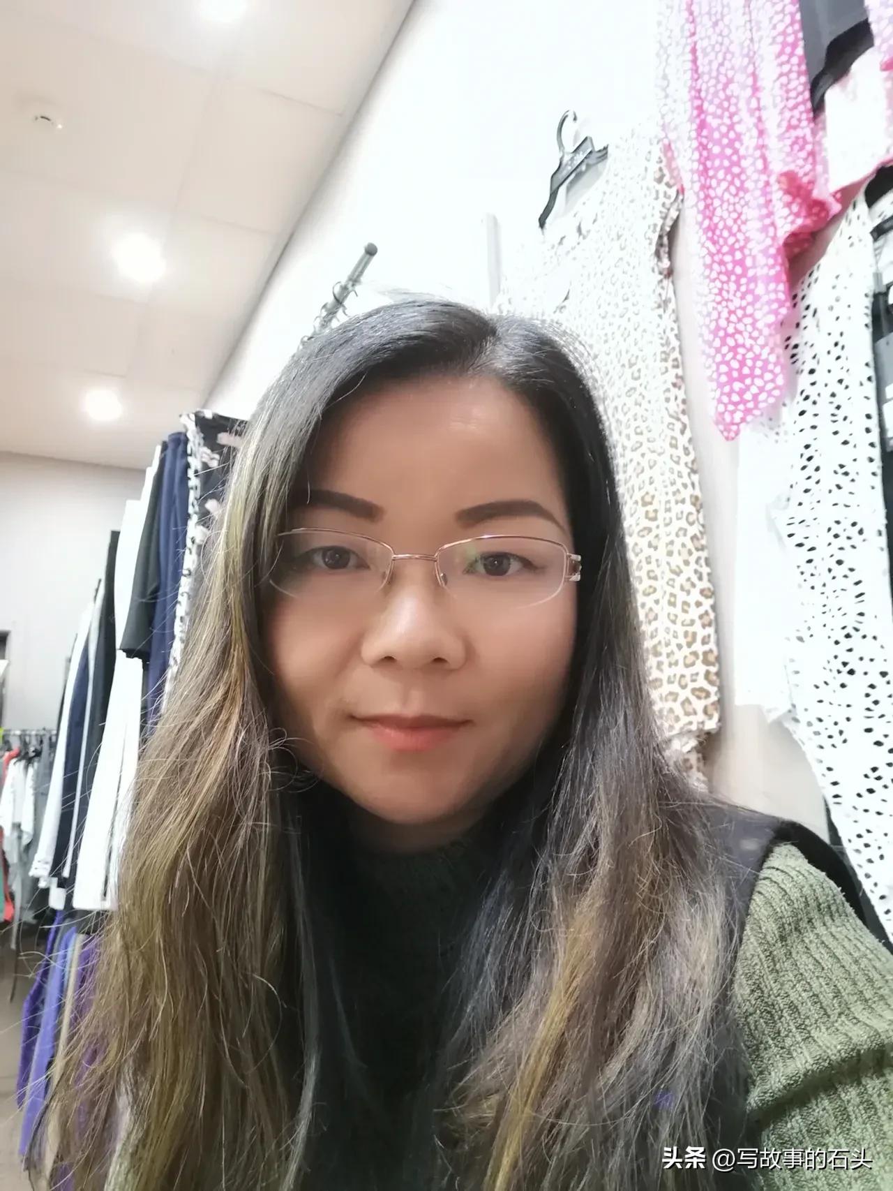 80后湖南女子远嫁澳洲,生两个混血儿,发现澳洲摆地摊一天挣4000