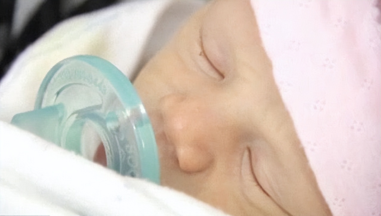 美国一夫妻诞下双胞胎,美国姐妹俩生下双胞胎