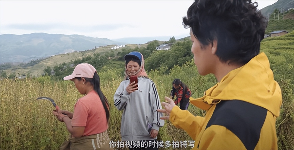 日本导演十年后再访大凉山:政府和志愿者的付出感动世界网友